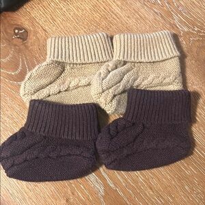 Banana Republic Cable Knit Wool Cashmere booties 6-12 months